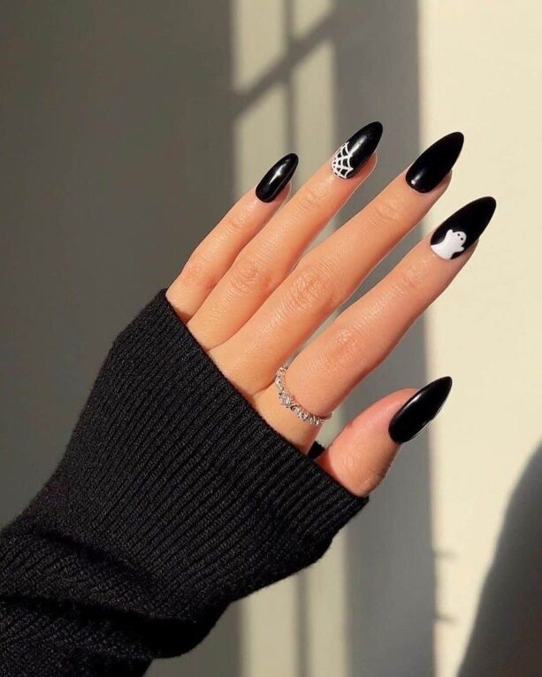 The 9 Best Halloween Nail Designs To Try In 2024 Vogue Scandinavia