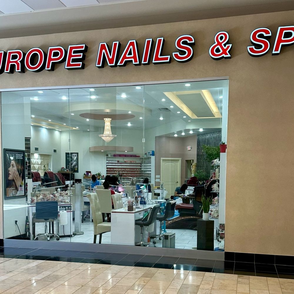 nail salon mall