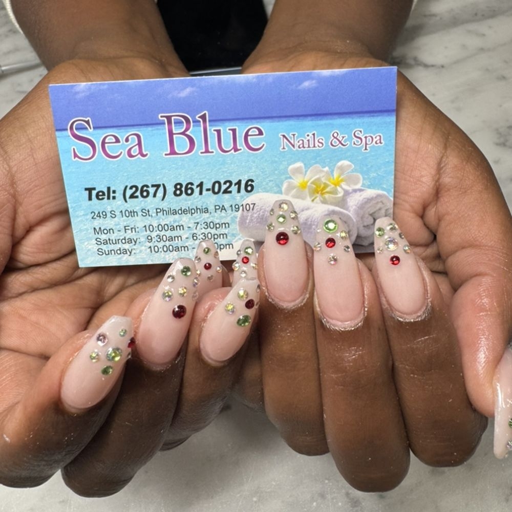 nail salons open sunday