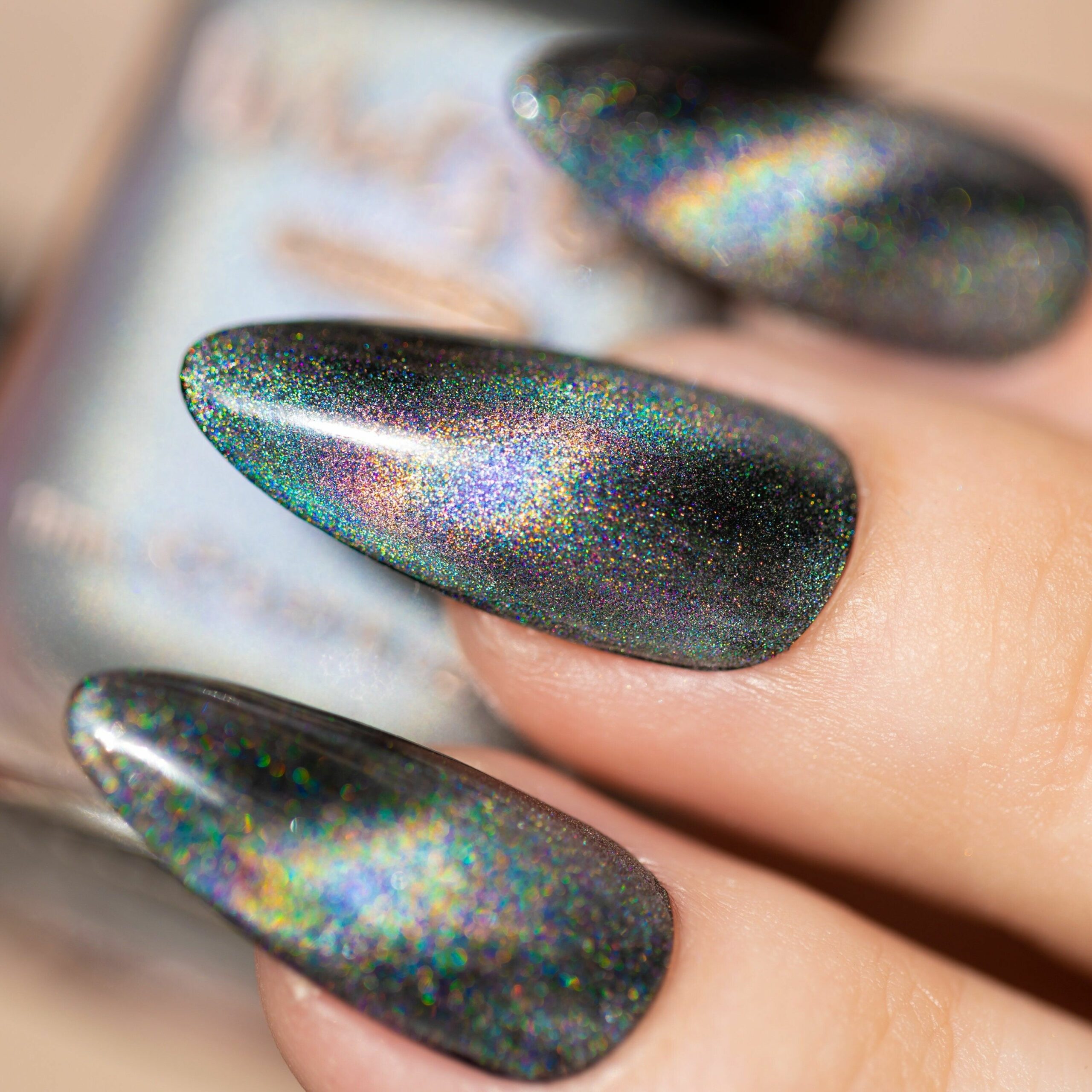 What Is Magnetic Nail Polish And How It Works Voir Fashion